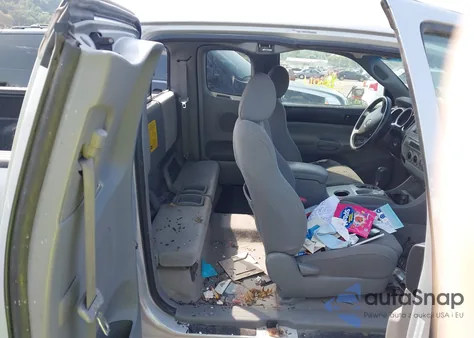 2008 Toyota Tacoma Base V6 z USA, uszkodzony, nr VIN 5TEUU42N38Z575436